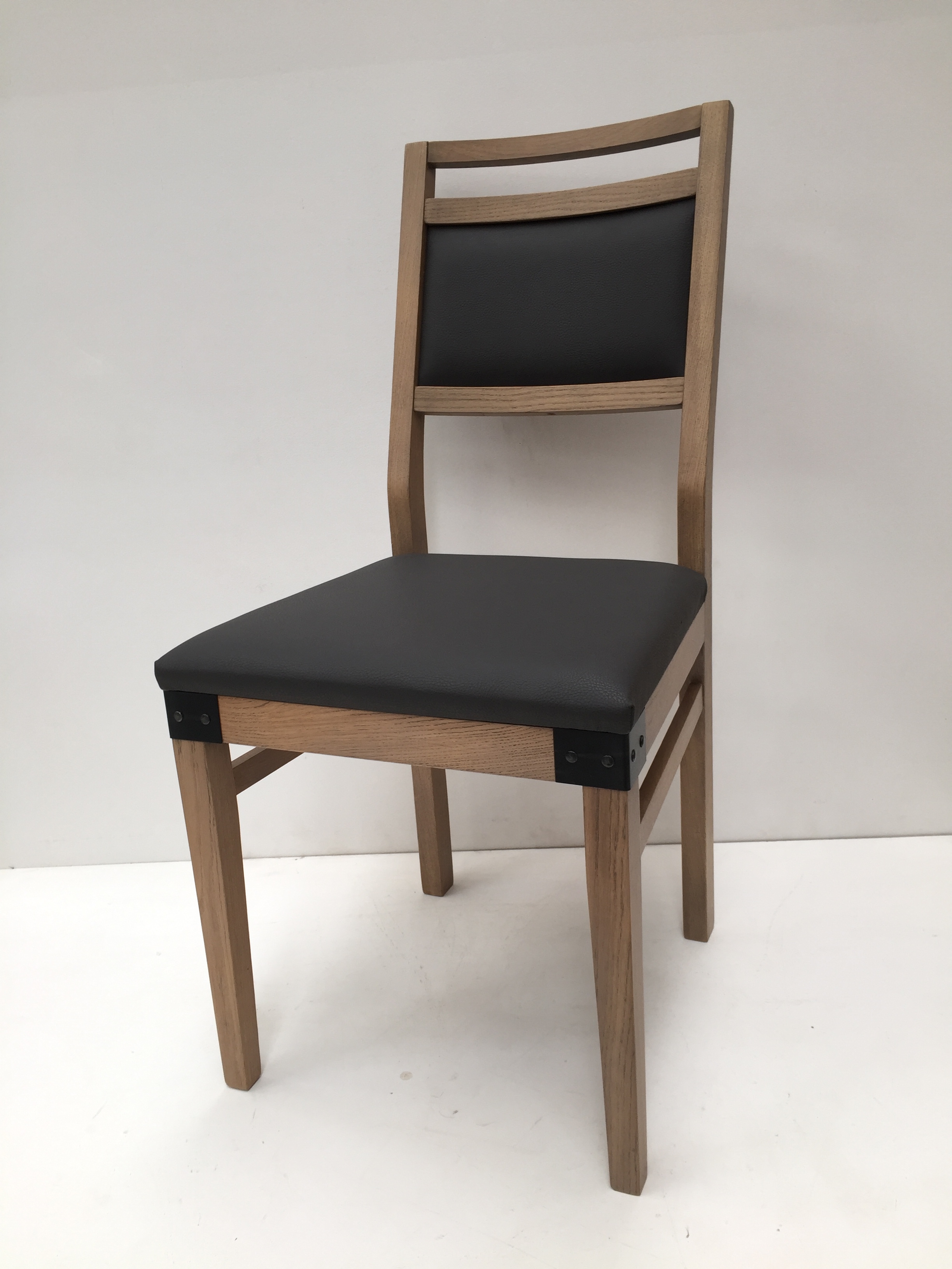 Magasin de chaise industriel franqueville st pierre 76 expo de 2000m²