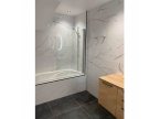 Réalisation d'une salle de bain contemporaine