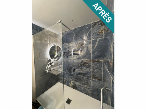 Réalisation d’une salle de bain moderne effet marbre