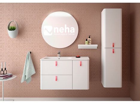 Meuble de salle de bain blanc et poignées rose gold