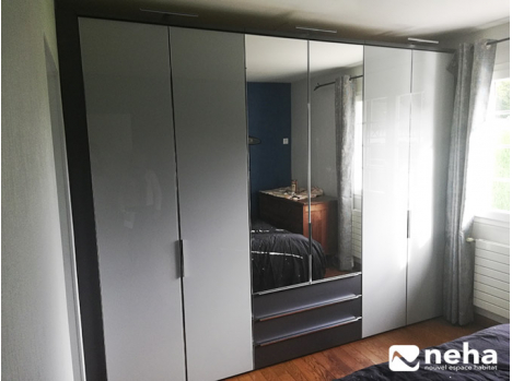 Dressing linéaire gris 3m avec miroirs et tiroirs