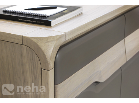Meuble taupe et bois