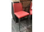 Tabouret rouge piètement métal